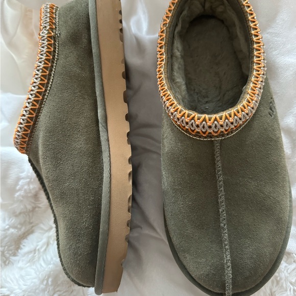 UGG Shoes - Like new UGG Tasman. Burnt olive suede size 8